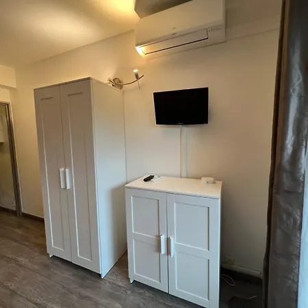 Apartment Rock Wood *