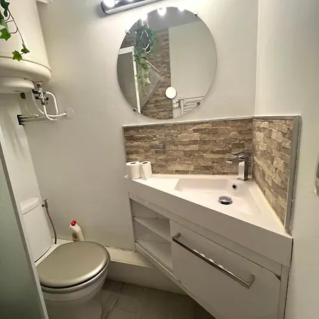 Apartment Rock Wood *